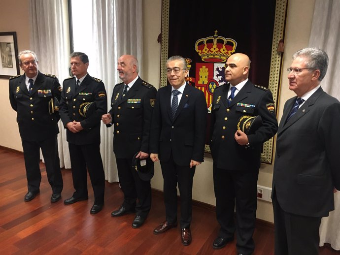 Burgos: El nuevo Jefe de Policía Nacional de Burgos con otros compañeros