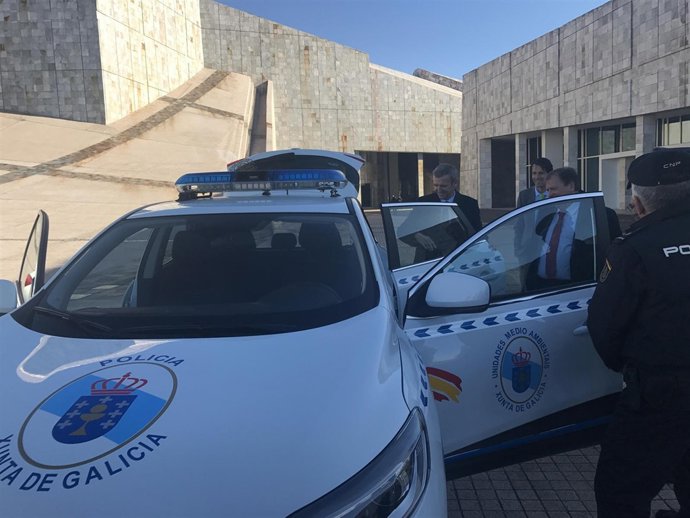 La Xunta entrega coches a la Policía Autonómica