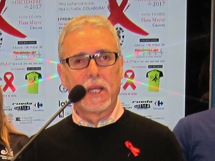 Santiago Pérez, presidente del Comité Antisida de Extremadura                 