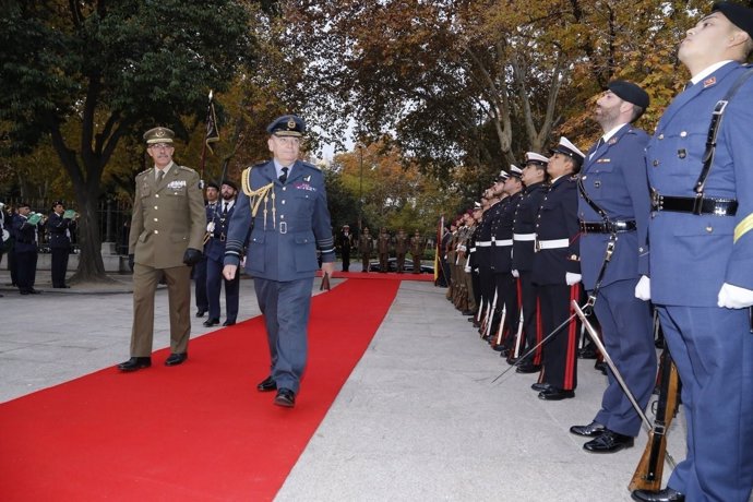 El Jemad, general Fernando Alejandre, junto a su homólogo británico