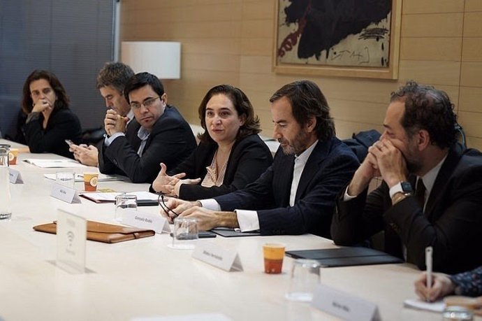 Ada Coalu es reuneix amb entitats de la ciutat