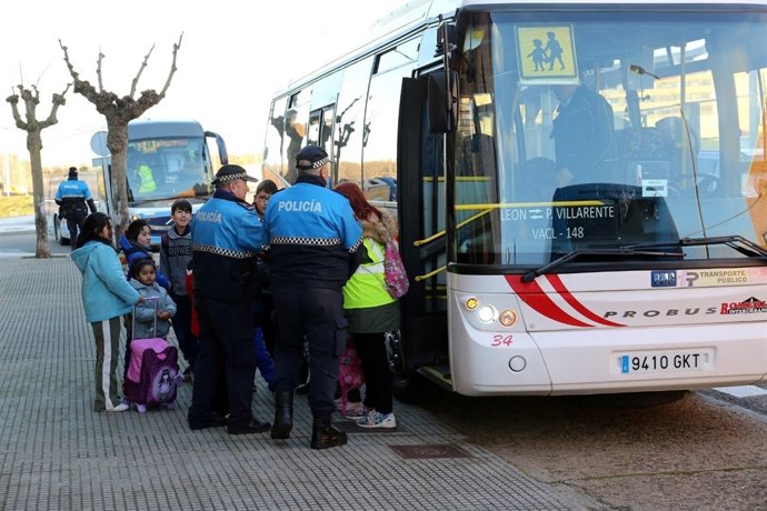 Prensa Aytoleón. Campaña Control Transporte Escolar