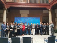 Gobierno y FEMP reconocen la lucha contra la violencia machista de 10 municipios: "Representáis lo mejor de la sociedad"