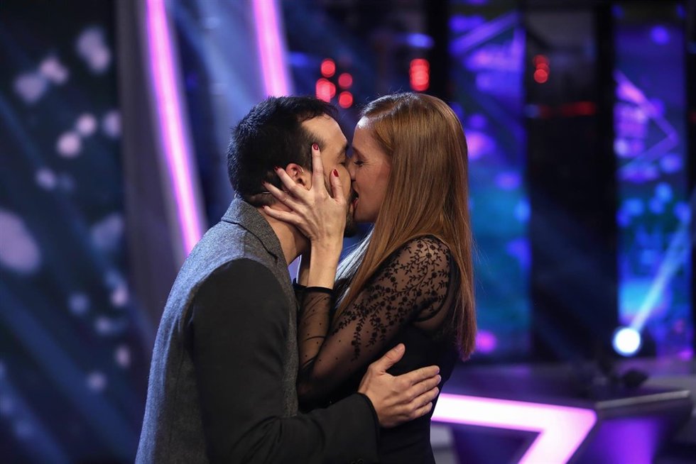 Jose Manuel Villalva le pide matrimonio a Maria Castro en vivo en el Hormiguero