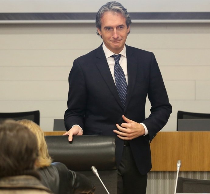Íñigo de la Serna inaugura una jornada sobre puertos