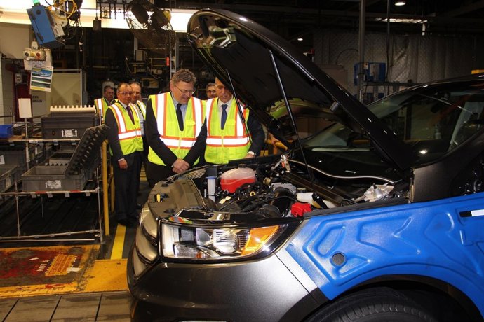 Puig visita la planta de Ford en Oakwille en Canadá