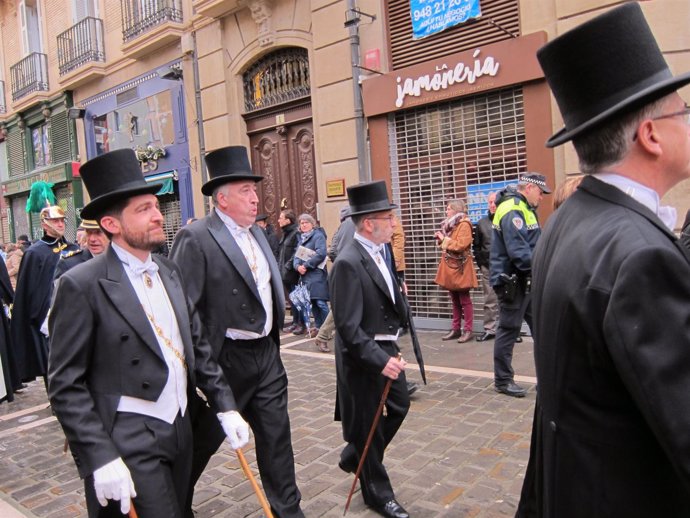 El alcalde de Pamplona, Joseba Asiron, en la procesión por San Saturnino