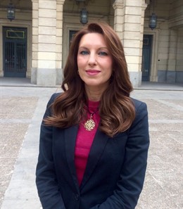 Isabel Escartín, reelegida como decana de los procuradores sevillanos