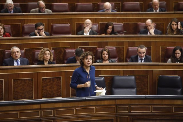 Dolors Montserrat en la sesión de control al Gobierno en el Congreso