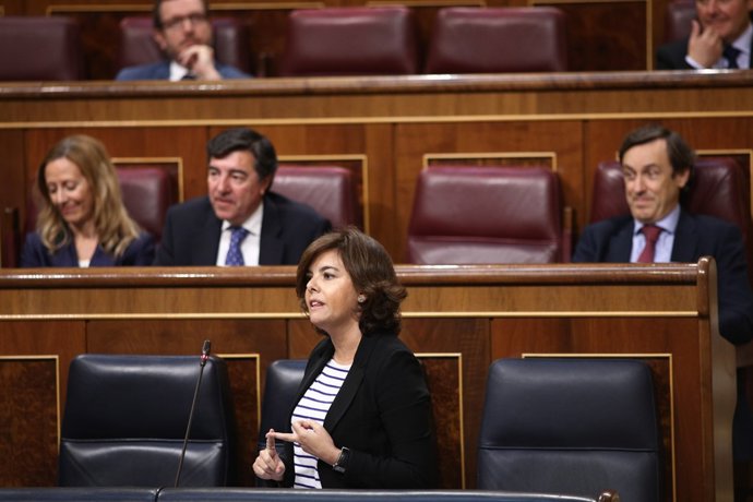 Soraya Sáenz de Santamaría en la sessió de control al Congrés