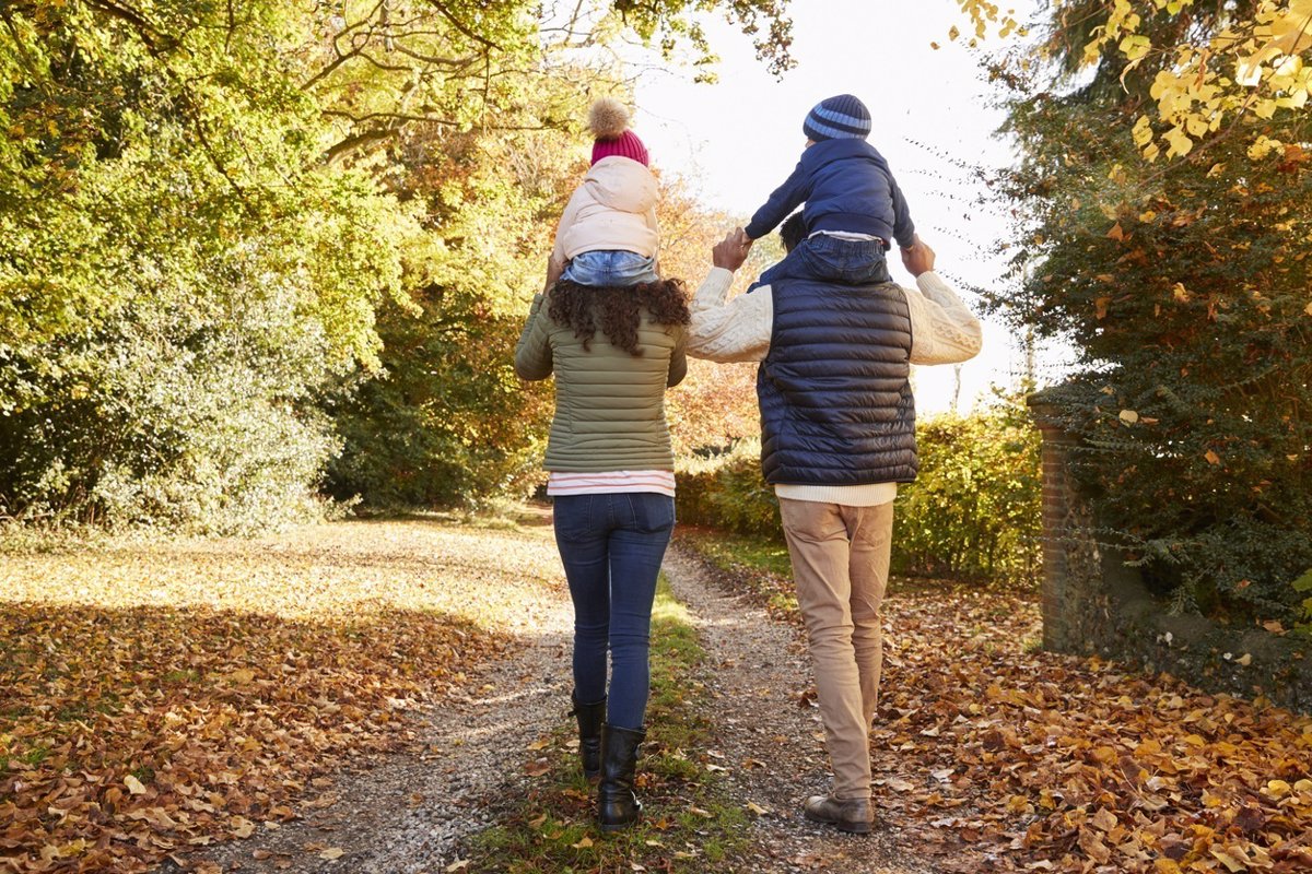 Paseo en familia, un elemento imprescindible para fortalecer el vínculo con  los hijos