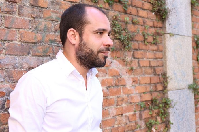 Nota/ El Crítico De Arte Carlos Delgado Aborda En El Cen Deac La Actividad Del C