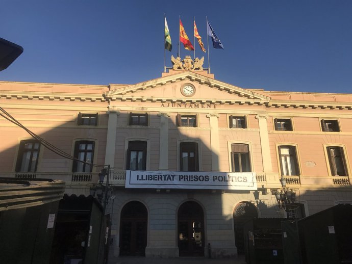 La pancarta que reclama la libertad de los presos políticos en Sabadell