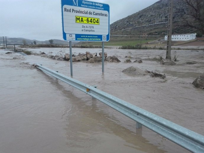Carretera cortada MA-6404 campillos teba agua anegada lluvias precipitaciones
