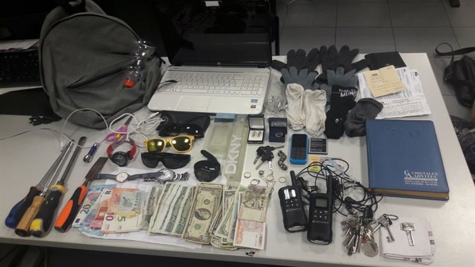 Material trobat pels Mossos en un vehicle en la C-33