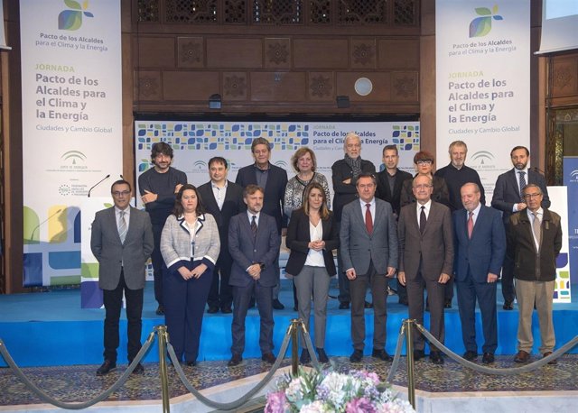 Foto de familia de la jornada del Pacto de Alcaldes para el Clima y la Energía