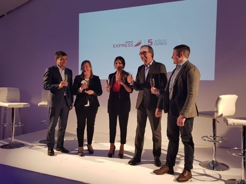 Iberia Express celebra su quinto aniversario