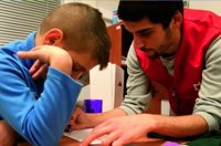 El 39% de familias atendidas por Cruz Roja no puede pagar el comedor y la mitad de los niños pasa frío