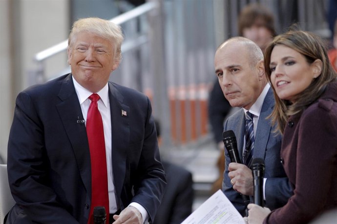 El periodista Matt Lauer entrevista a Donald Trump cuando era candidato