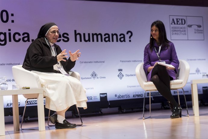 La monja Sor Lucía Caram, en les jornades Reinvéntate Girona