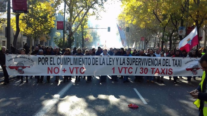 La bandera de Cantabria ha ondeado en la manifestación de taxistas en Madrid 