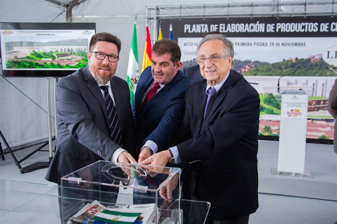 Colocan la primera piedra de la nueva planta de ElPozo en Jabugo. 
