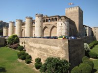 Las Cortes estudian habilitar un aparcamiento cerca de La Aljafería