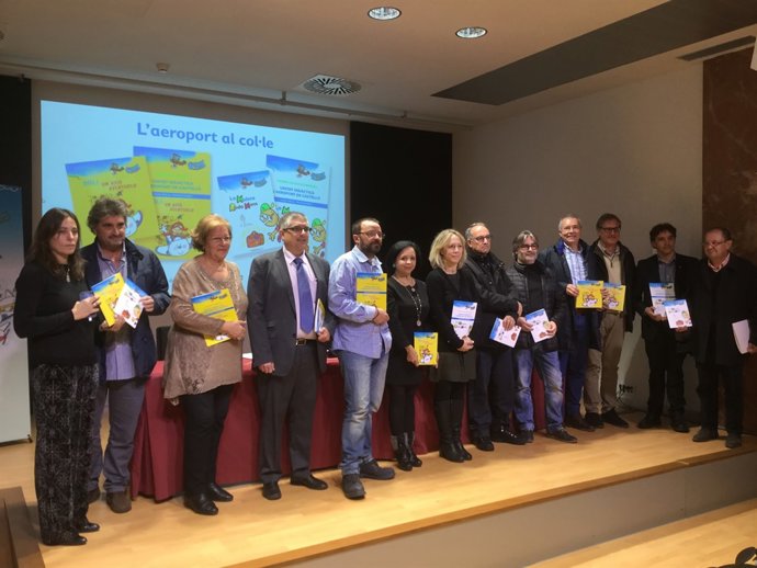 Presentación de la campaña 'L'aeroport al col·le' de la Generalitat Valenciana