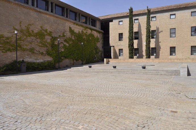 Patio de Armas del Palacio de La Aljafería