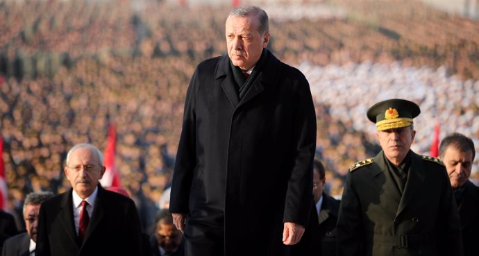 Ceremonia militar presidida por Recep Tayyip Erdogan