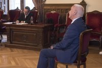 El exconsejero Luciano Alonso confía en su absolución y ve "sin fundamento" la "nueva" acusación del fiscal