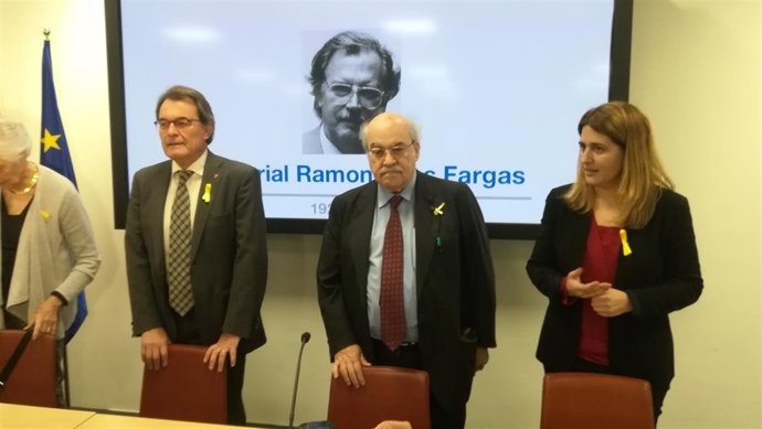 A.Mas, A.Mas-Colell i M.Pascal