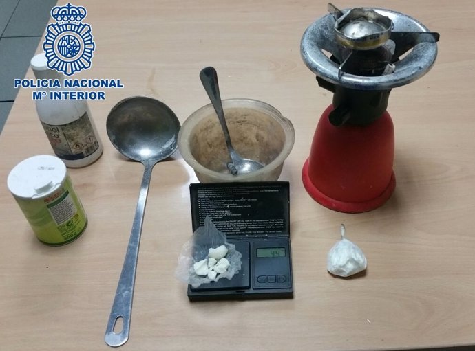 Nota De Prensa: "La Policía Nacional Detiene A Dos Hombres Que “Cocinaban” Crack