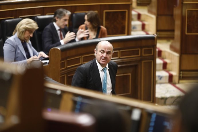 Luis de Guindos en la sessió de control al Govern central al Congrés