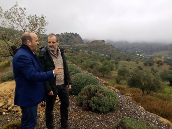 Gonzalo Sichar con Antonio Pérez presidente de la Mancomunidad Sierra Nieves