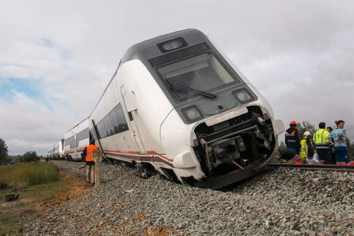 Tren descarrilado en Arahal (Sevilla)