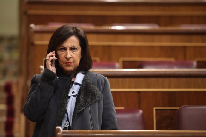 Margarita Robles en la sesión de control al Gobierno en el Congreso