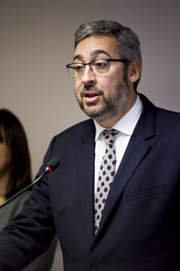 Víctor Martínez (PP) en rueda de prensa