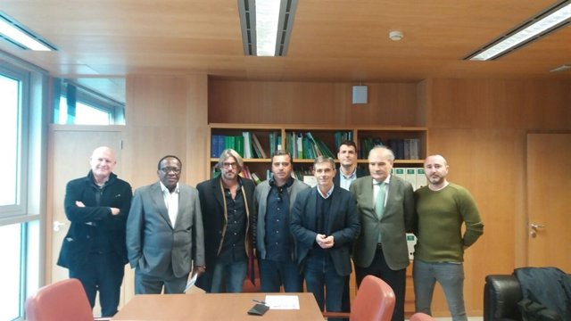 Entrega de la titularidad de chiringuitos