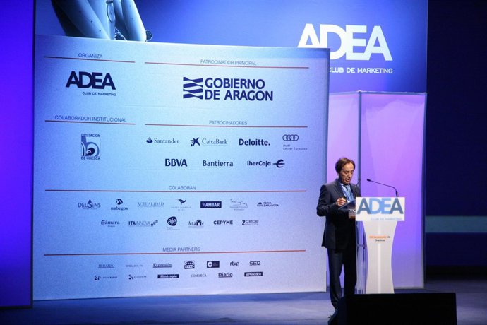 Salvador Arenere en la inauguración de la Covención ADEA.