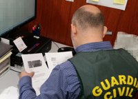 Guardia Civil esclarece medio centenar de estafas en la contratación de pólizas de seguro para vehículos