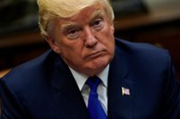 Trump insta a los senadores republicanos a poner fin a la pesquisa sobre Rusia de la Comisión de Inteligencia