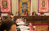 El Pleno de Cartagena pide actuar contra el tráfico ilegal de personas y declarar la ciudad como Amiga de la Infancia