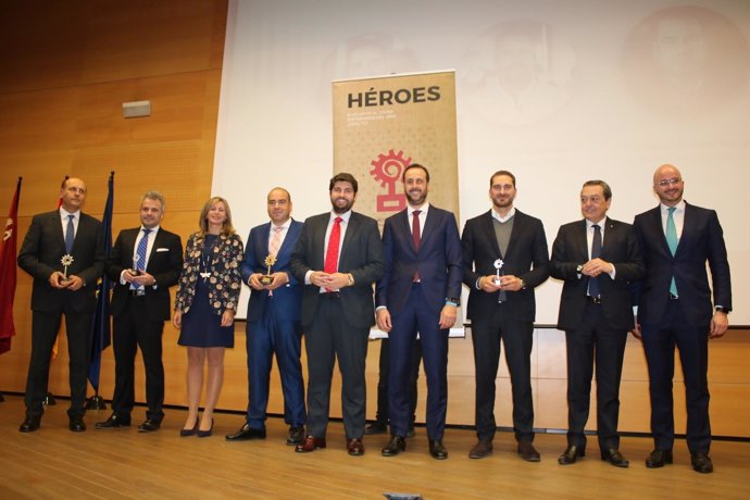 Foto/ El Jefe Del Ejecutivo Regional Preside La Gala De Entrega Del Premio Joven