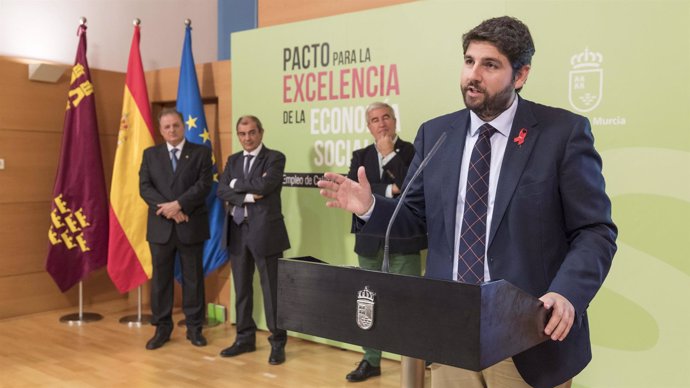 López Miras preside la firma del Pacto para  Excelencia de la Economía Social