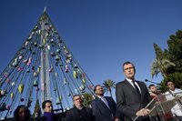 Murcia da la bienvenida a la Navidad con un espectáculo inédito de música, luz y nieve en el Gran Árbol de La Circular