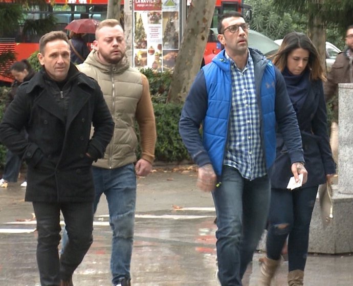 Vicente Estruch (de azul)