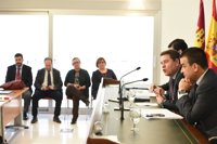 El Gobierno regional estudia extender las ayudas al transporte para discapacitados