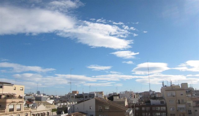 Cielo de València tras la desactivación del protocolo de contaminación   