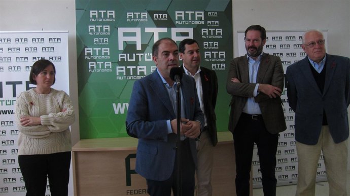 Lorenzo Amor con representantes del PP